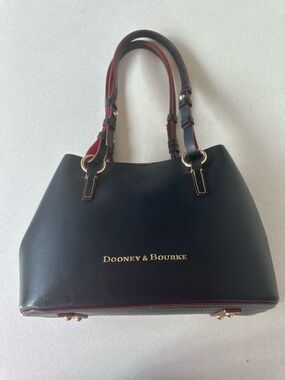 Dooney & Bourke Montecito Briana Shoulder bag in Navy & Red detail
